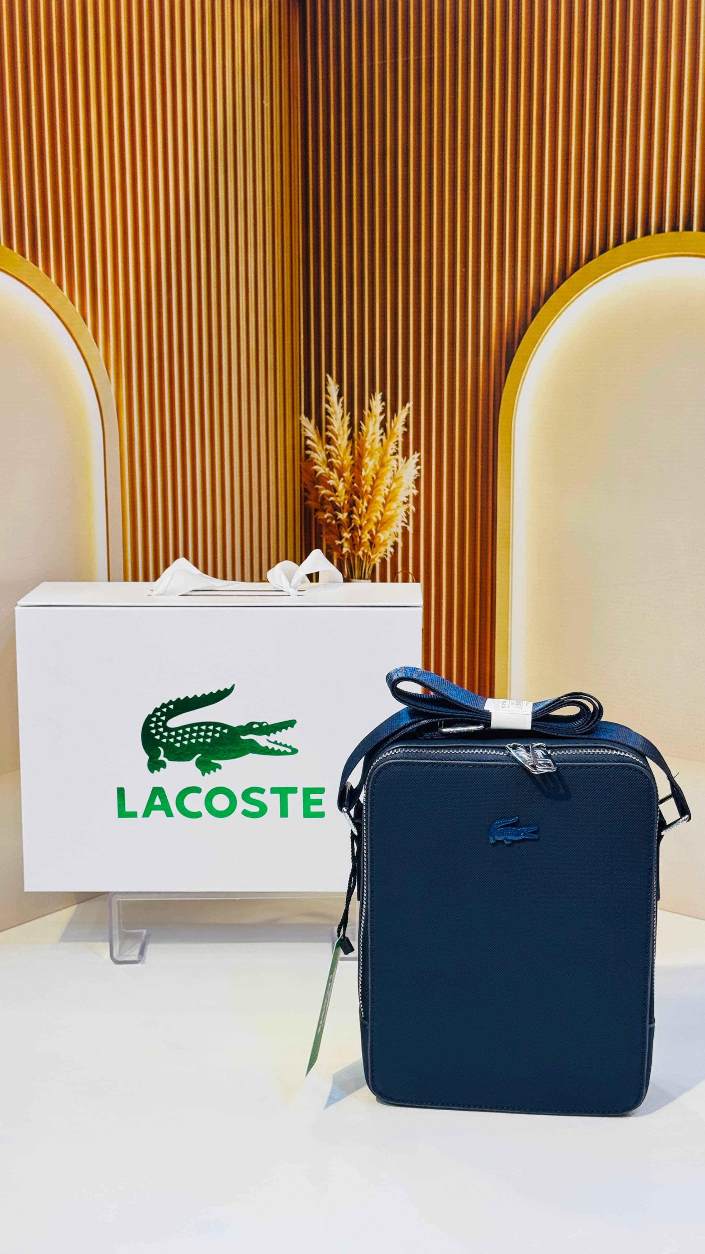 Sacoche lacoste 2