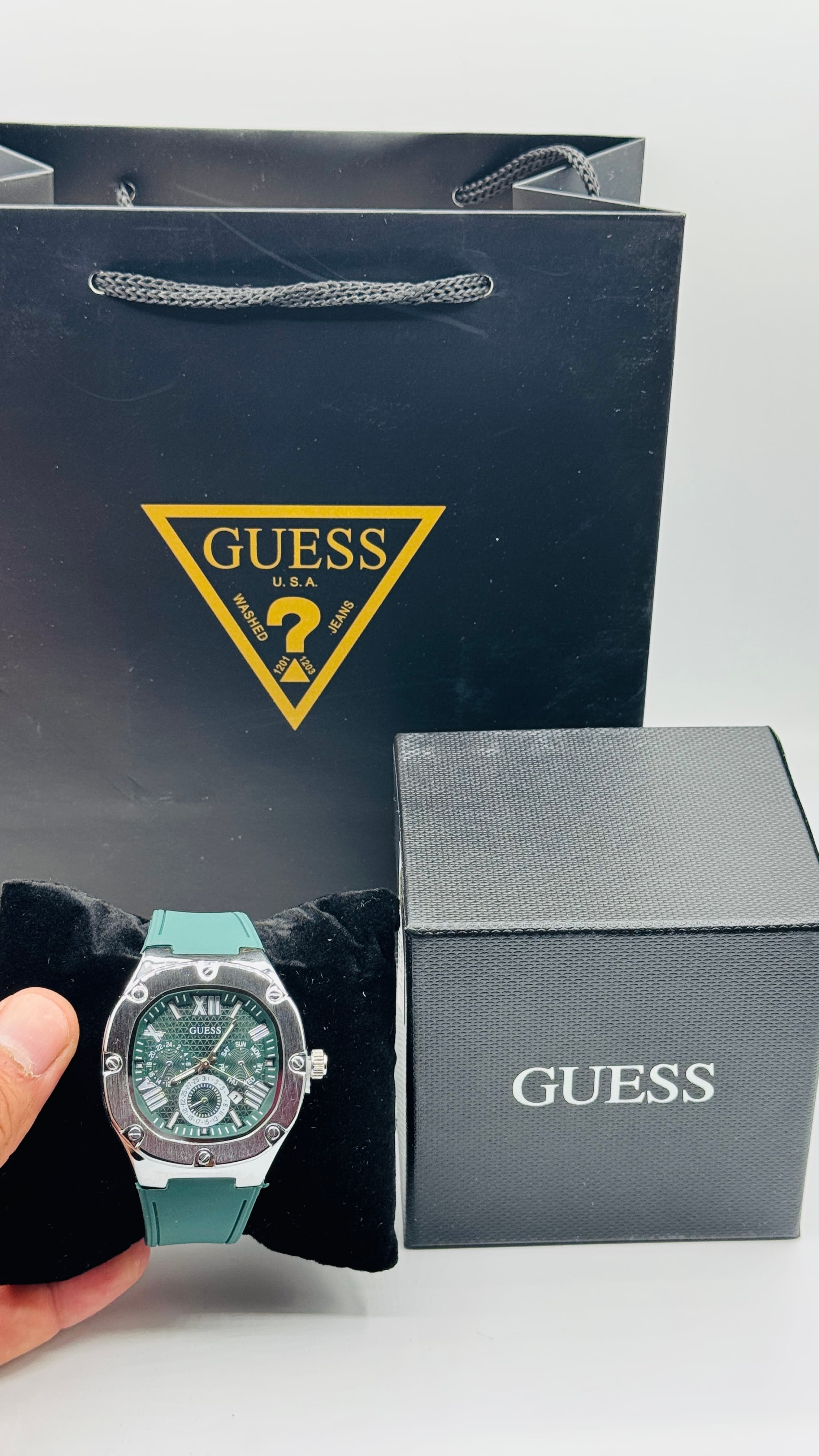 Montre homme Guess1