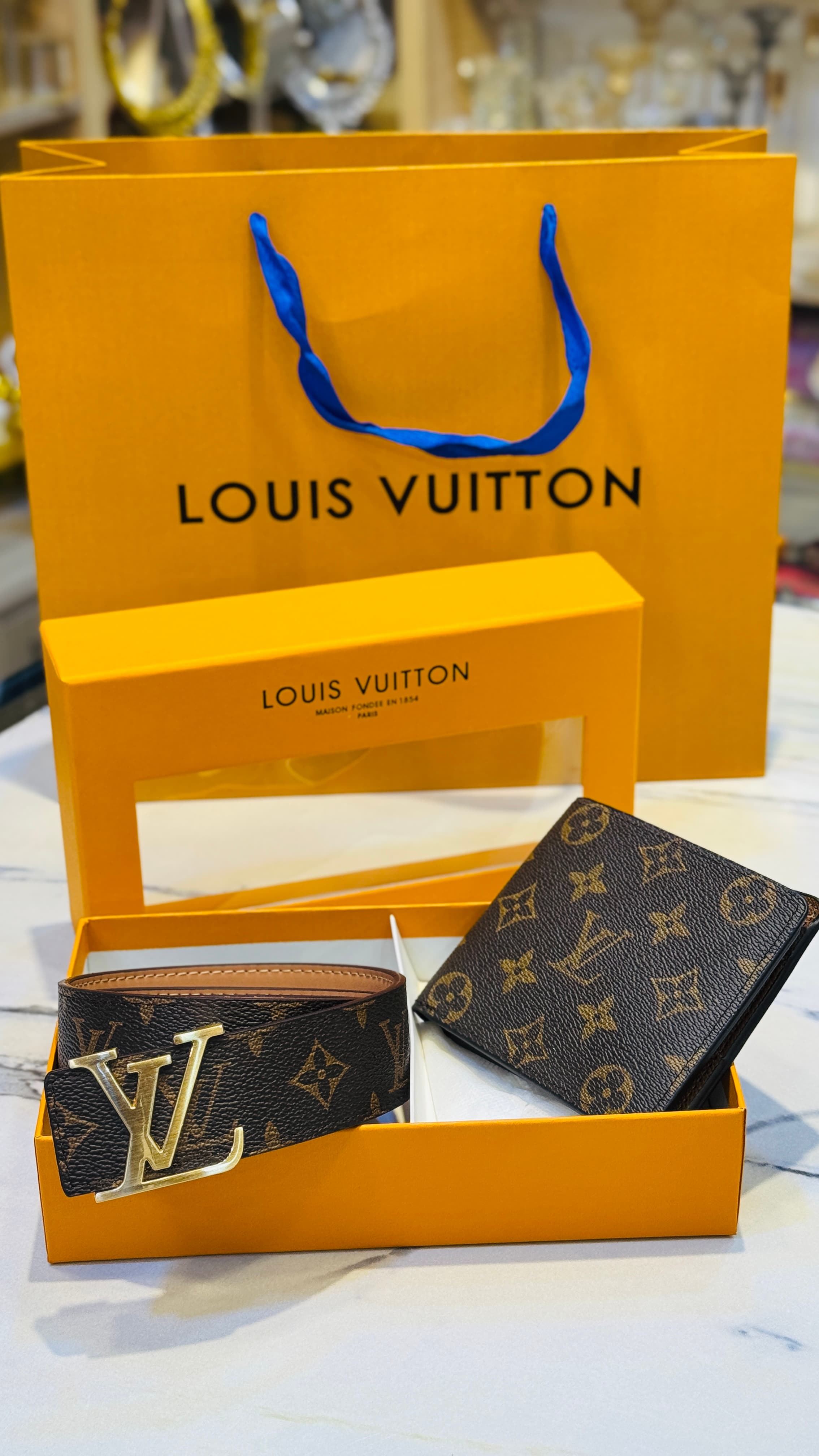 Portefeuille +ceinture lv